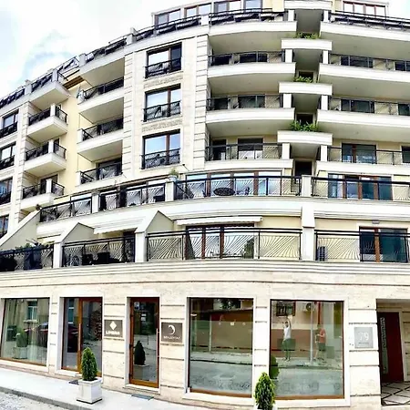 Bright New With Parking At The Center! * Sofya