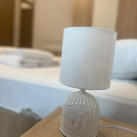 Bright New With Parking At The Center! Apartamento