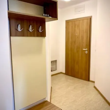 Bright New With Parking At The Center! * Sofia