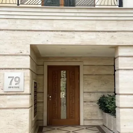 Bright New With Parking At The Center! Apartment