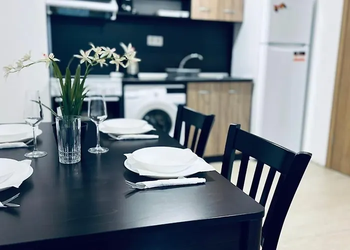 アパート Bright New With Parking At The Center!