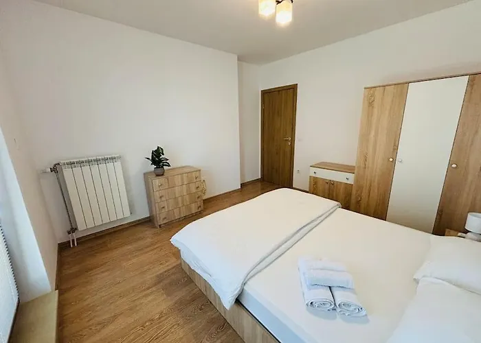 Bright New With Parking At The Center! アパート ソフィア