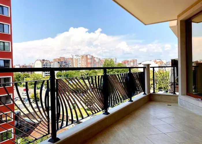 アパート Bright New With Parking At The Center!