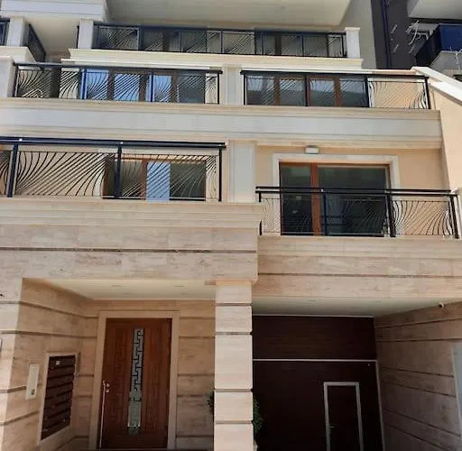 アパート Bright New With Parking At The Center! *