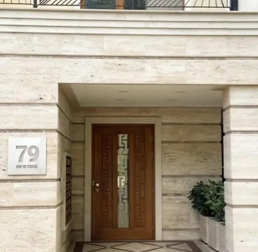 Bright New With Parking At The Center! アパート