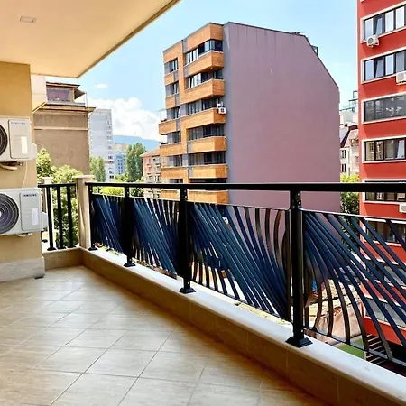 Bright New With Parking At The Center! Appartement *